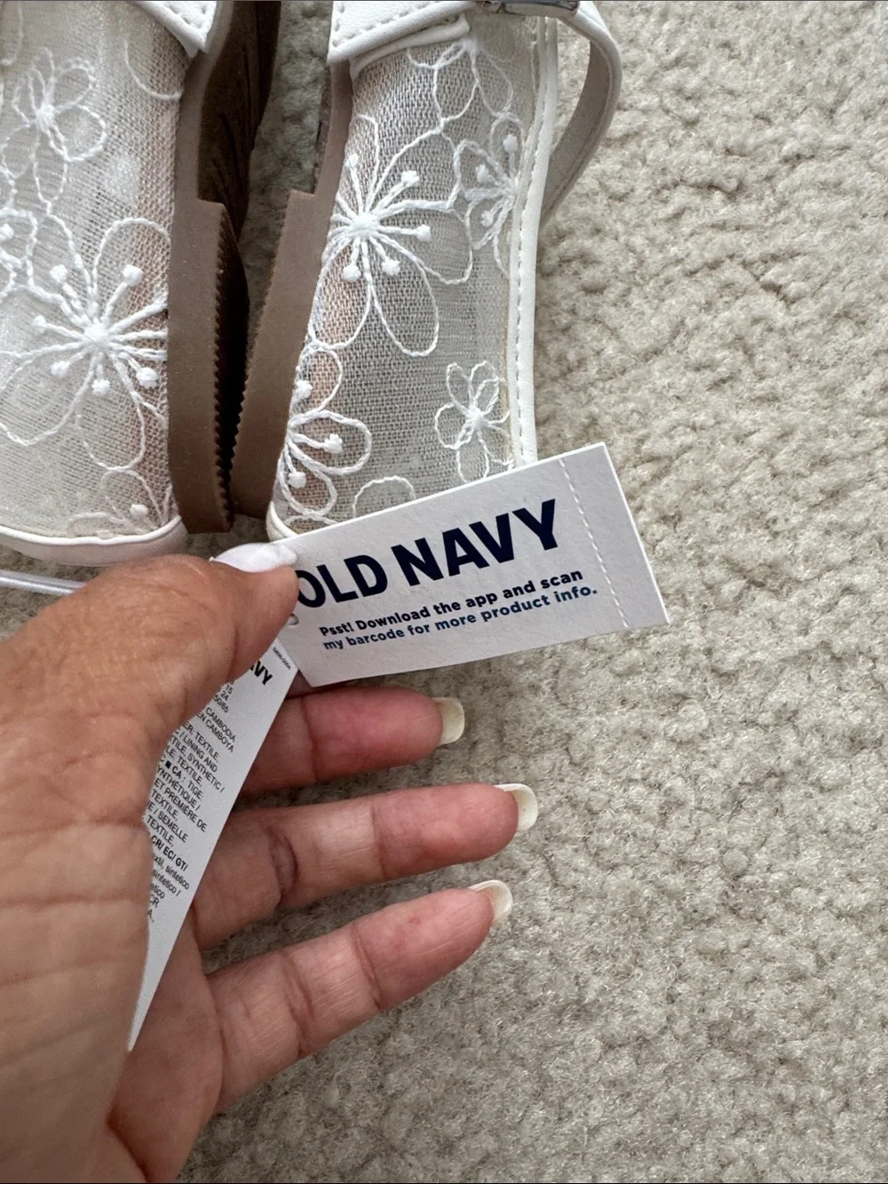 NWT Old Navy Girls White Floral Lace Mary Jane Shoes - Size 8